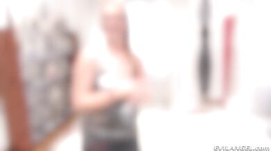 Blonde Amazon Nikki's Anal Audition