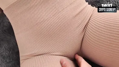Amateur super-bitch fills Russian stepsis's leggings with pearly lube, gets torn