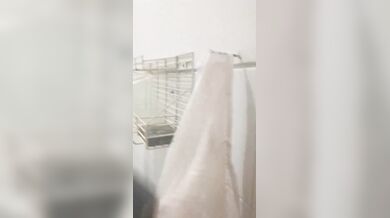 MARLBOROQUEENSEX - MAMPIR DI KAMAR MANDI NEMU CANGCUT PUTIH
