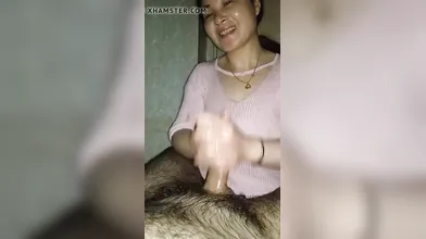Vietnamese Woman Hanjob Massage