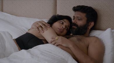 Flora Saini Sexy - City Of Dreams