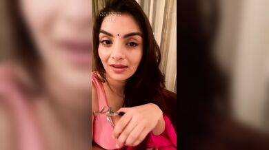 Anveshi Jain Hot Saree Live Navel