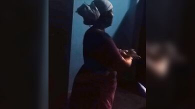 Desi village bhabhi saree change