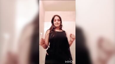 BEAUTIFUL BABE SQUEEZING BIG BOOBIES & FINGERING PINK MEATY PUSSY