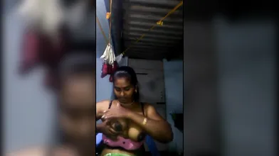 Tamil tailor aunty show her boobs