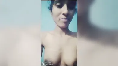 Tamil girl show her boobs