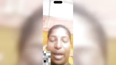 Two Tamil aunty show her boobs