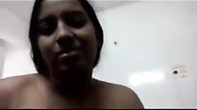 Tamil Girl Showing Her Nude