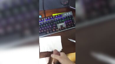 MARLBOROQUEENSEX - NONTON BOKEP JEPANG SAMBIL NGOCOK KONTOL