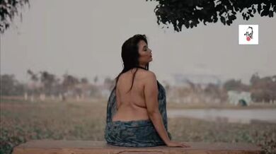 Big Boobs Model Rimpi Photoshoot Video – 6