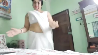 Sumi White Saree - 18