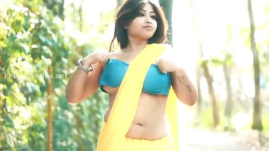 Monalisa Big Navel Hot Boobs