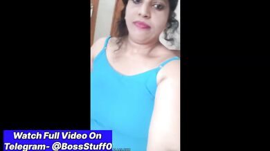 Chubby Kerala aunty mote boobs dikhati hai top uthakar MMS