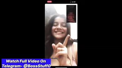 Friend sath sexting karke desi girl boobs show karti hai MMS