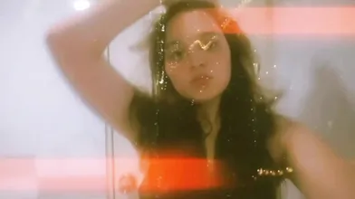 Gf ka Oyo ke bathroom Mai boobs show