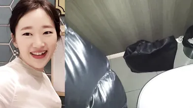 Yi Yuna Parttime Blowjob in a Toilet Enclosure