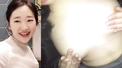 Yi Yuna Parttime Blowjob in a Toilet Enclosure