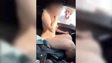 Smriti jain viral Video with old tau rajasthan in car