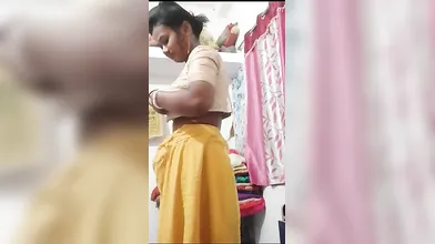 Young Sexy Bhabhi Striping Saree And Showing Boobs Pussy Nude