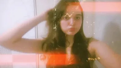 Desi Randi Girlfriend ne Kiya APNA badan nanga Oyo ke bathroom Mai