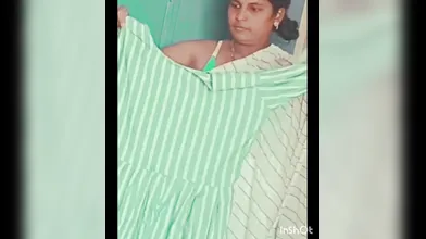 Bhabhi dress change