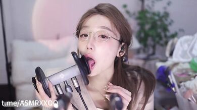 ASMR_酥酥学姐_金丝眼镜的舔耳温柔的舔舐