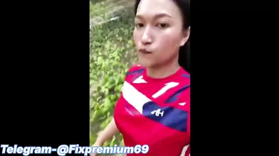 Khulle mai boyfriend ka bada lund ko chus chut chudwaai ladki nai