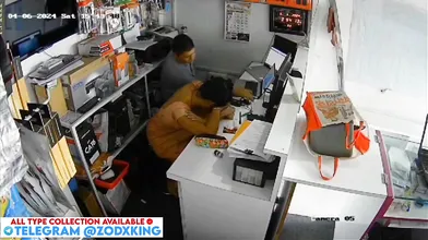 Viral Shop Keeper Fuck Customer in Sexy Saari Caught on CCTV Camera