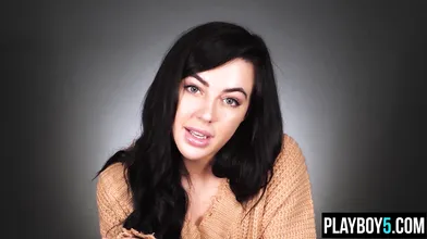 Brunette pornstar Whitney Wright shows us how to orgasm exactly
