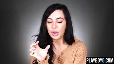 Brunette pornstar Whitney Wright shows us how to orgasm exactly