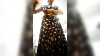 Soni Devi randi Ka New Look - Kapde Badal Ke Hotel Party Ke Liye Ready*