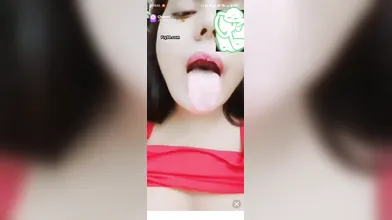 Bangladeshi chamet girl show boobs