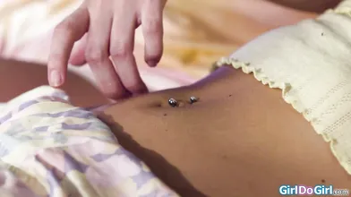 Am I really going to finger and lick my best friends pussy?