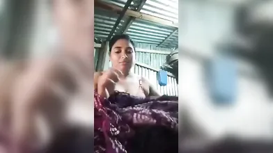 Gouthami reddy manthena removing dress & showing Hot bra with nude milky boobs in village Video xxx viral ??