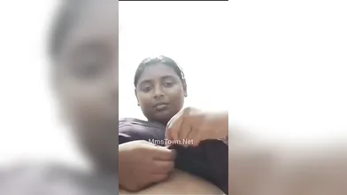 Gouthami reddy manthena removing saree blouse & black sexy bra showing Big boobs in bedroom video xxx viral??