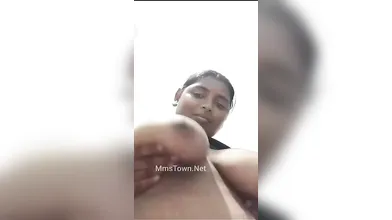 Gouthami reddy manthena removing saree blouse & black sexy bra showing Big boobs in bedroom video xxx viral??