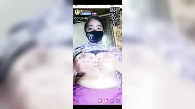 RedRose Chamet Live,  show her boobs and red pussy