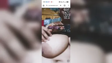 Bangladeshi Chamet live sexy bhabi big boobs or big pussy showing