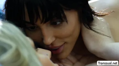 Wake up and start fucking my pussy again