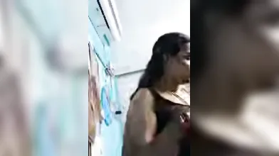 Tamil wife vinitha dress change