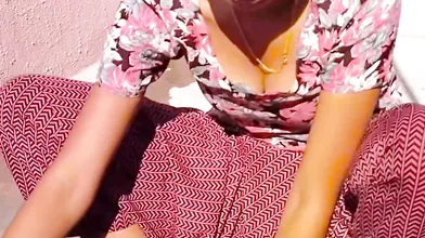 Beautiful bhabhi cleavage