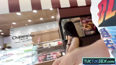 Mall pickup of tiny Thai teen beauty and taken to a hotel for xxx