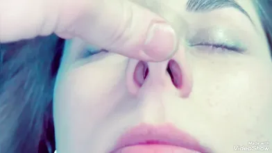 Sexy nose garl