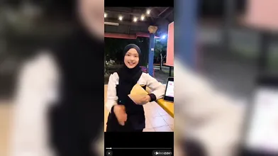 Awek melayu tudung hijab hisap kotek