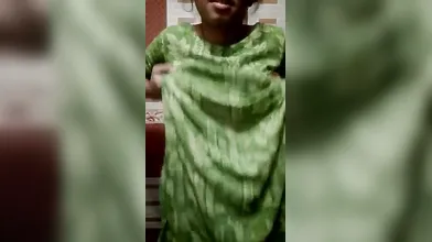 Cute ooodesi Bangladeshi girl nude selfie