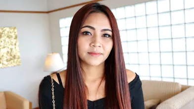 Beautiful Thai teen amateur xxx on video with a horny Farang guy