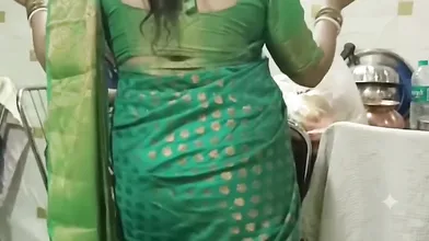 Hot saree back dance