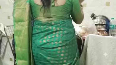 Hot saree back dance