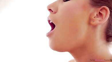 Petite Pussy - S4:E4