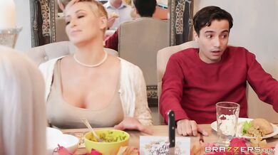 MILF Ryan Keely's Thanksgiving Blowjob Blowout!
